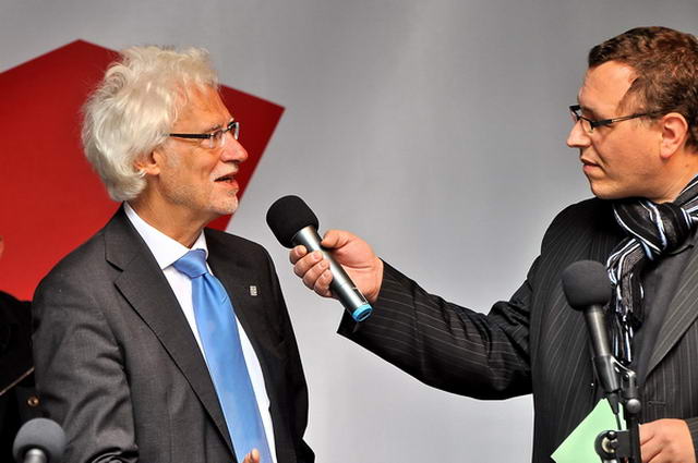 Zu_Tisch   105.jpg